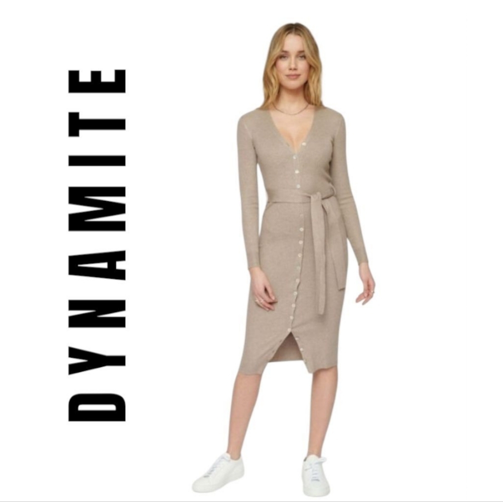 🏷️DYNAMITE Long Sleeve Button-Down Sweater Dress stretchable small to medium